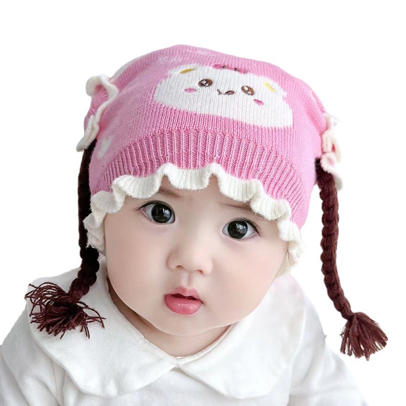 الضفائر الصغيرة الجميلة ذات القبعات الشتوية Item Picture