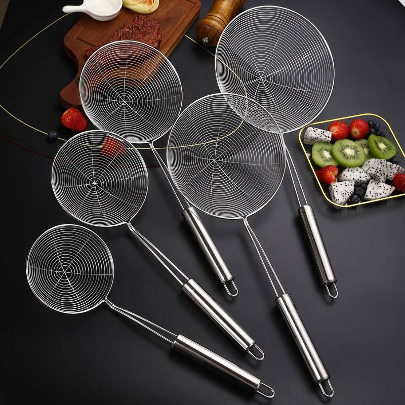 Stainless steel wire strainer for hot pot, special hanging ear wire mesh strainer, multi-functional steel handle strainer for hot pot, steaming and frying
