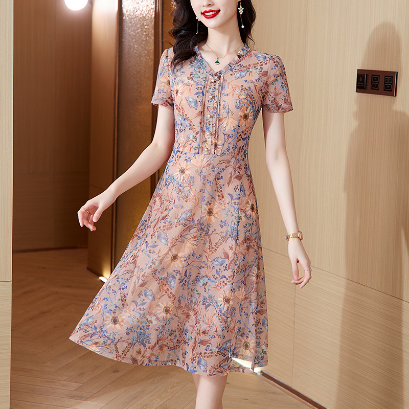 New summer dress for mothers, a stylish short-sleeved and simple floral print long dress for middle-aged and elderly women in their 40s