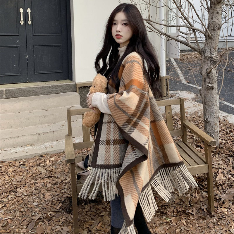 South Korea Imitation Cashmere Air Conditioning Cape Outside The Net Red Cloak Autumn And Winter New Niche Retro Plaid Warm Scarf Woman details Picture