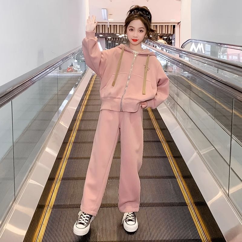 Girls' fleece and thickened set 2023 New Children's clothing, popular autumn and winter sports hooded sweatshirt jacket details Picture