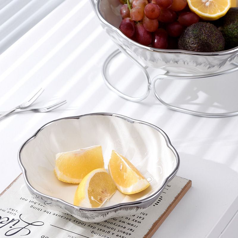 A light luxury double-layered fruit platter