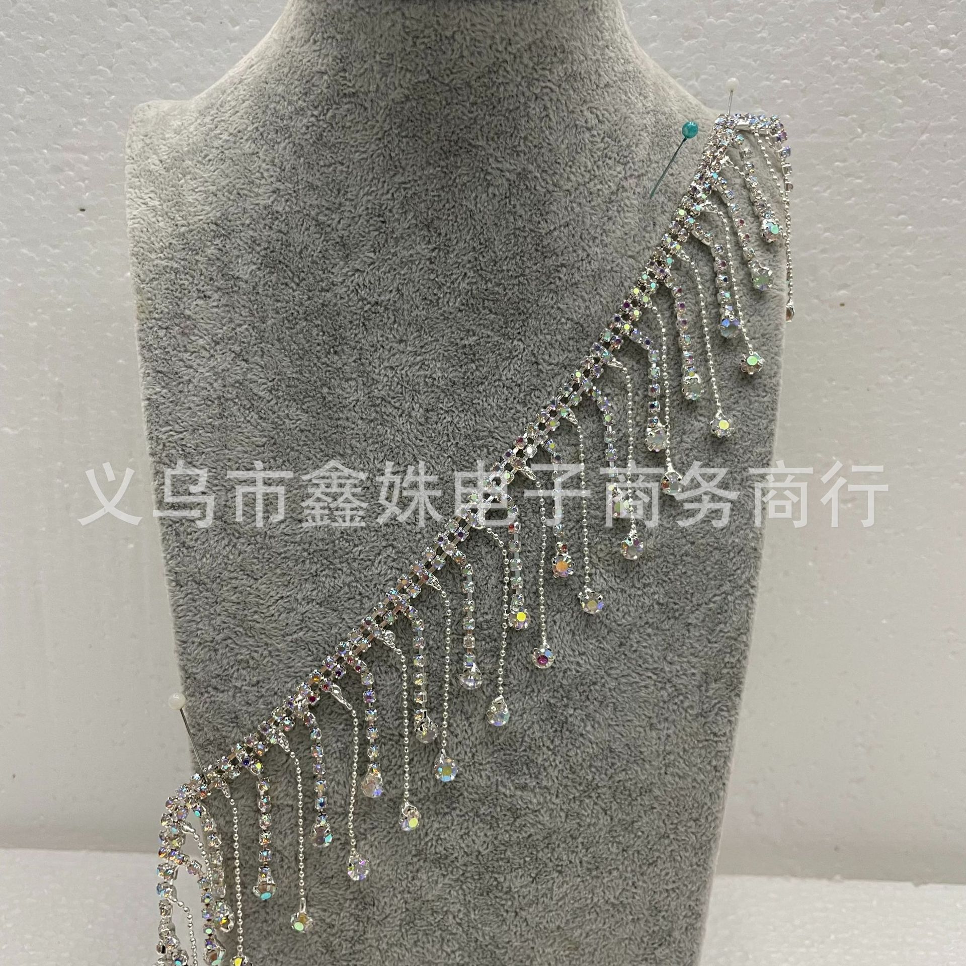 Diamond chain, tassel chain diy accessories, bead chain, welded tassel chain cap, decorative clothing accessories, water diamond fancy claw chain Specification image