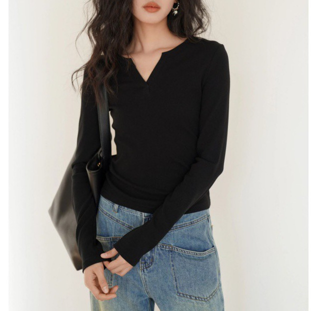 Floral grey V-neck modal base top for women, new autumn 2024 solid color slim fit paired with long-sleeved T-shirt Specification image