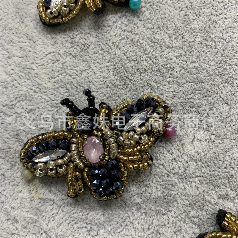 Hand-stitched beaded insect pattern crystal jewelry fabric stickers for clothing Application Scenario