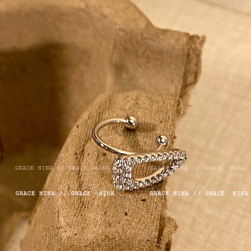 Small hair clips, ear clips, women's ins, niche design sense, ear clips without ear holes, ear bone clips, zircon earrings, and new trendy earrings details Picture