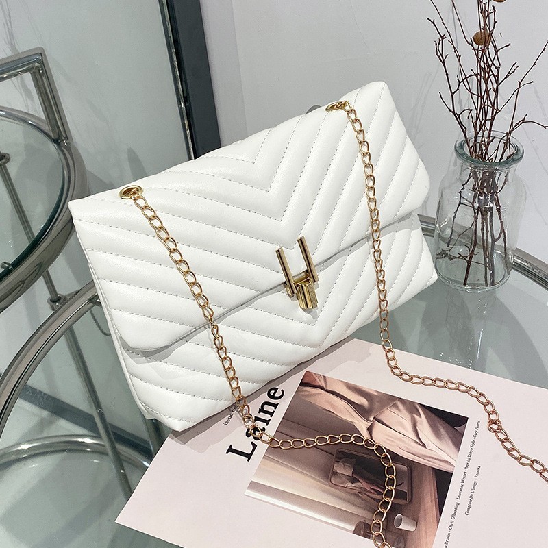 Cross-border bestseller, wavy tattoo pattern diamond chain bag, summer versatile and fashionable women's crossbody bag with lock Specification drawing