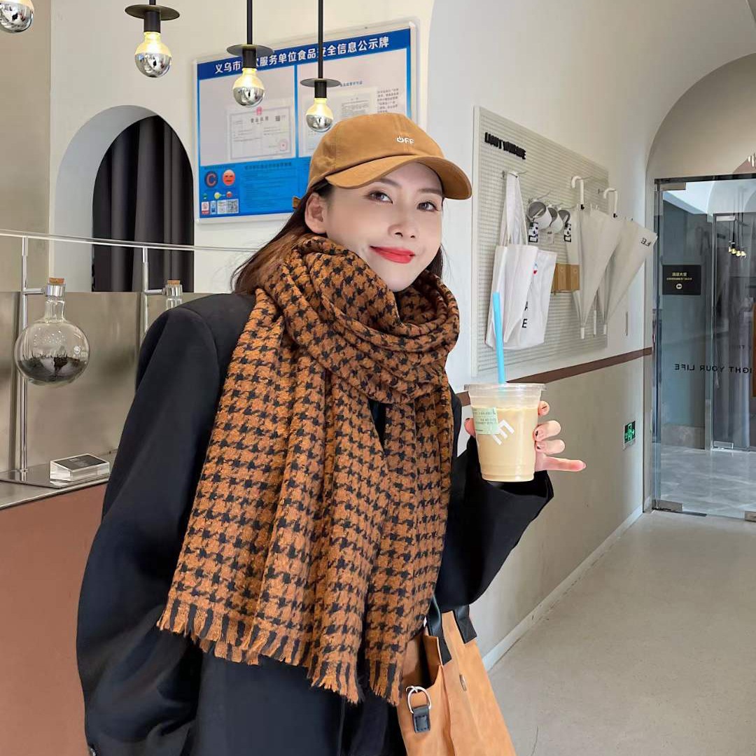 Maillard thickened 2023 autumn/Winter new retro shawl, faux cashmere warm tassel scarf for women details Picture