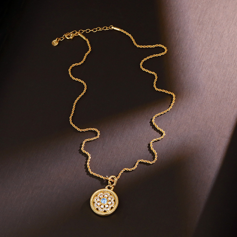 Hyacinth ocho joyas brújula collar diseño de nicho disco de oro hebilla universal colgante collar moda de las mujeres brillo temperamento influencers sentido superior cadena de clavícula details Picture
