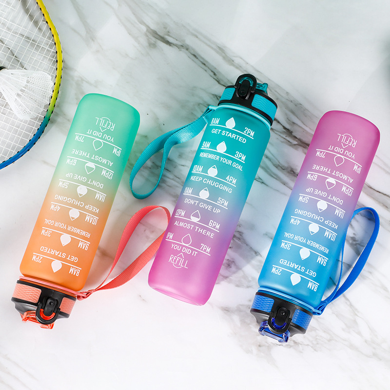 运动水壶实物图