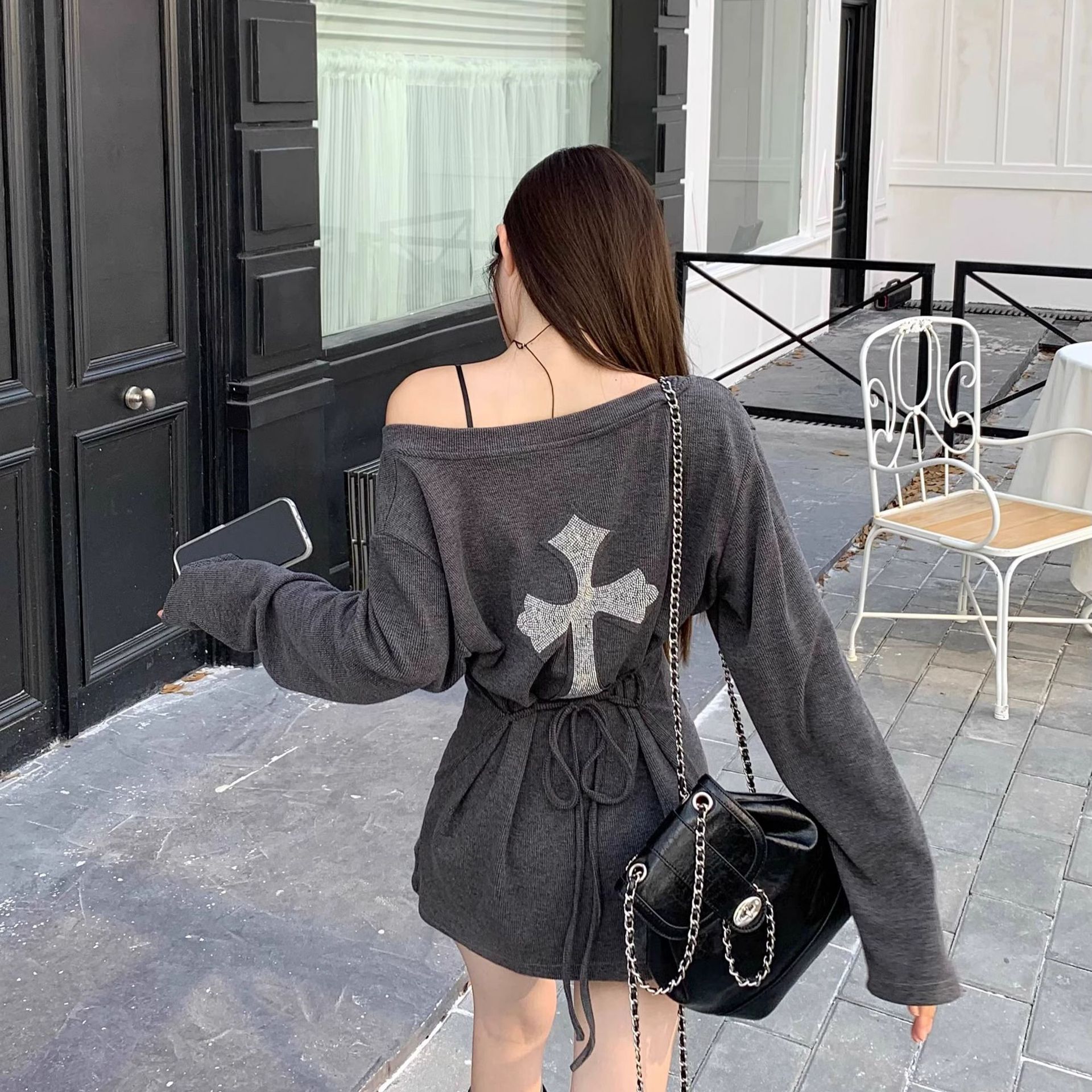 Hot Girl Cross Heavy Industry Hot Diamond Dress for Women's autumn and winter new design style V-neck long-sleeved slim lace-up short skirt Application Scenario