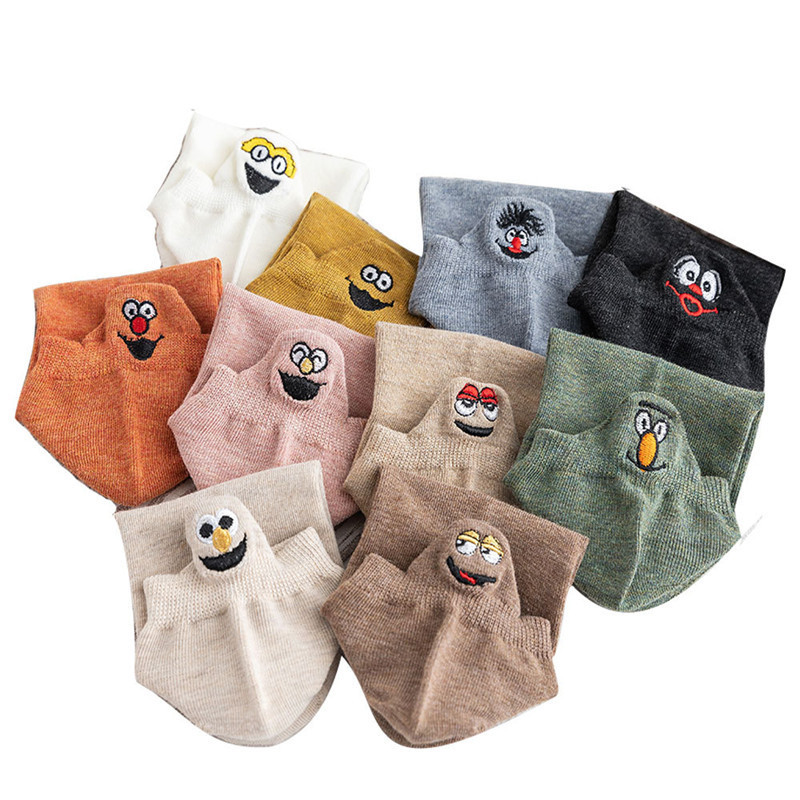 2021 new cartoon couple boat socks followed by funny emoji short socks, trendy internet-famous embroidered smiling face women's socks details Picture