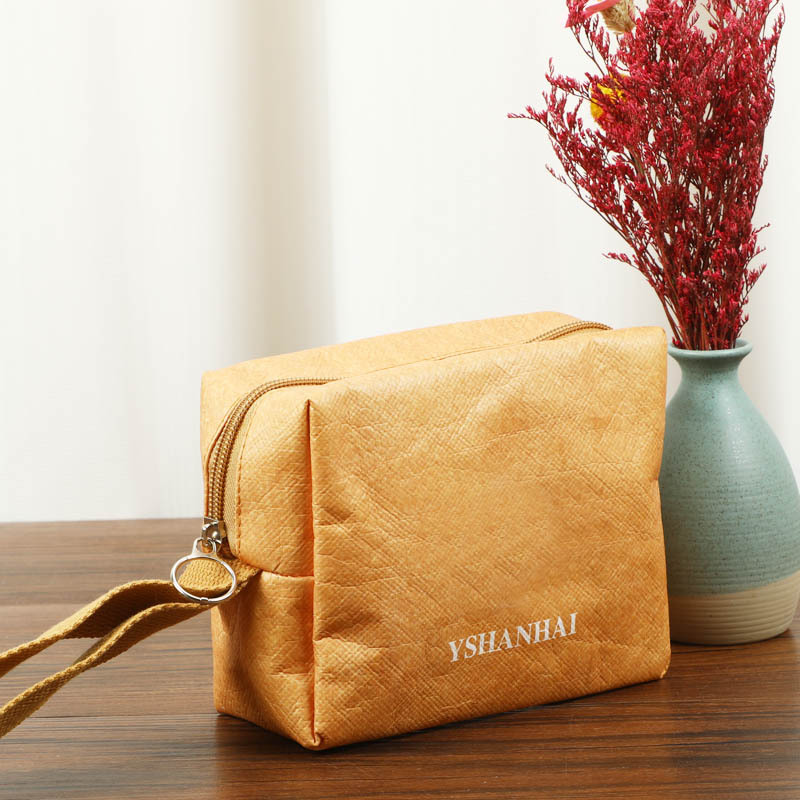 Customized DuPont paper bag crossbody bag, vest style, embossed pleated single-shoulder DuPont paper kraft paper handbag Application Scenario