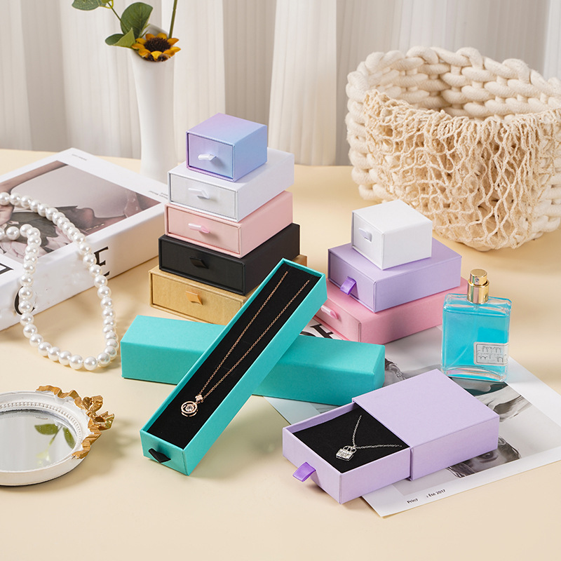 Wholesale of drawer boxes, jewelry boxes, rings, stud earrings, bracelets, necklaces, accessory boxes, jewelry, lipsticks and gift packaging boxes in stock details Picture
