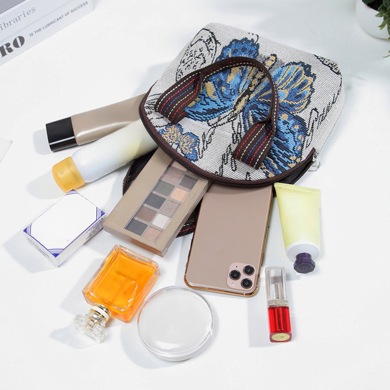 New handbag for women, women's bags, mommy bags for going out to work and buying groceries, woven ethnic-style mobile phone small cloth bags Application Scenario