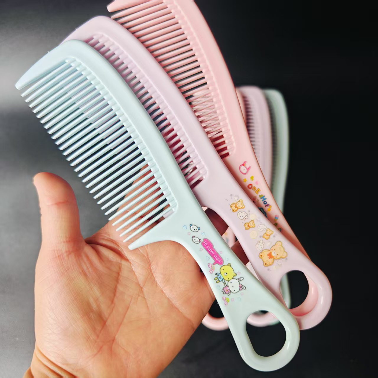 【 Zone 3-13 】1716 Combs 22/ Pack 1716/ Box 1716 combs Candy-colored combs for students, Adults, Women, Printed Cartoon combs, Home hair care combs 1 yuan details Picture