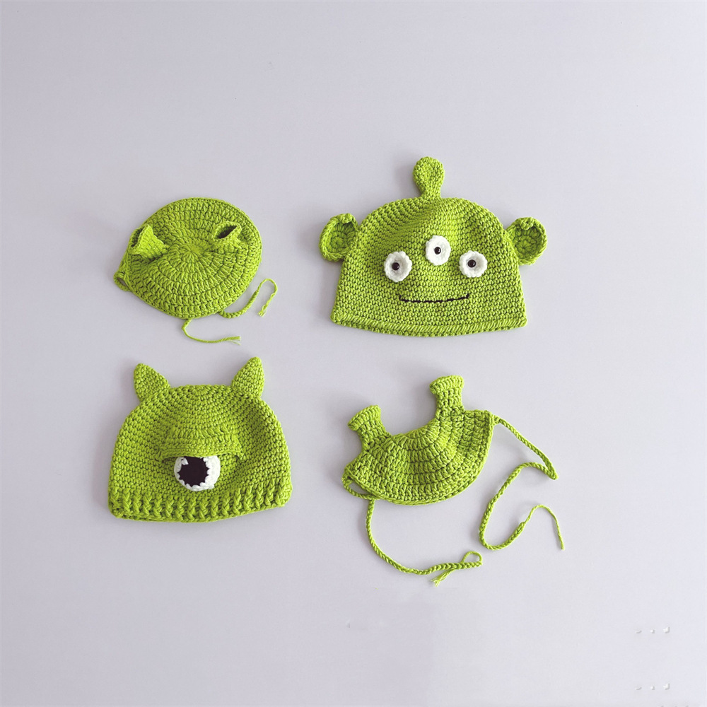 ins children's green woolen hats, hand-knitted for autumn and winter with big eyes and ears, funny knitted hats for boys and girls Application Scenario