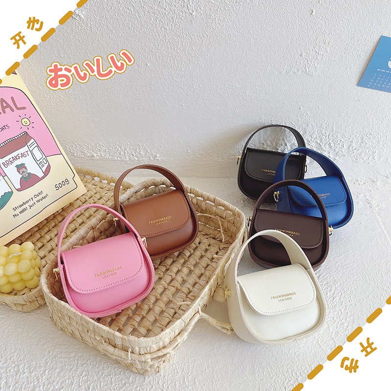 Children's bags 2025 New style Girls' handbag, fashionable baby mini Retro crossbody bag, Little Princess accessory bag