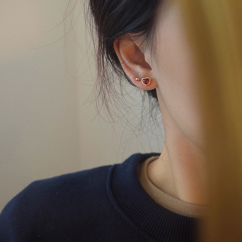 Red Love Earrings Women Simple Everything Small Red Heart Earrings Korean Version Heart Earrings 2023 Summer New Application Scenario