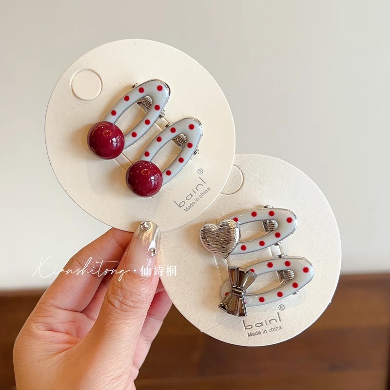 Children's Hairpin Girls 2025 New Style Cute Little girl bangs clip Letter Heart Girl headwear Hairpin side clip Application Scenario