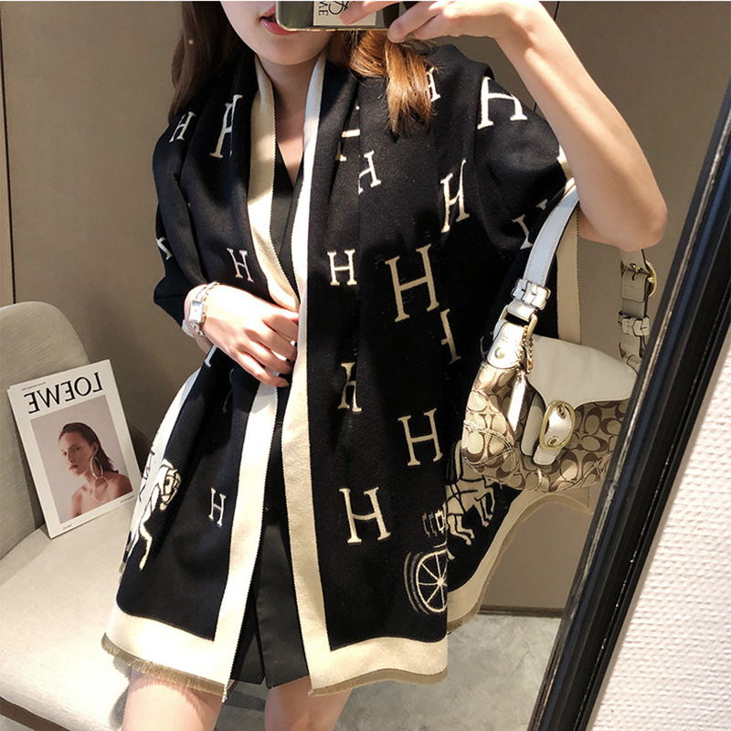 Simple Om Scarf Female Korean Geometric Imitation Cashmere Autumn And Winter Warm Scarf Fashion Everything Long Net Red Shawl Application Scenario