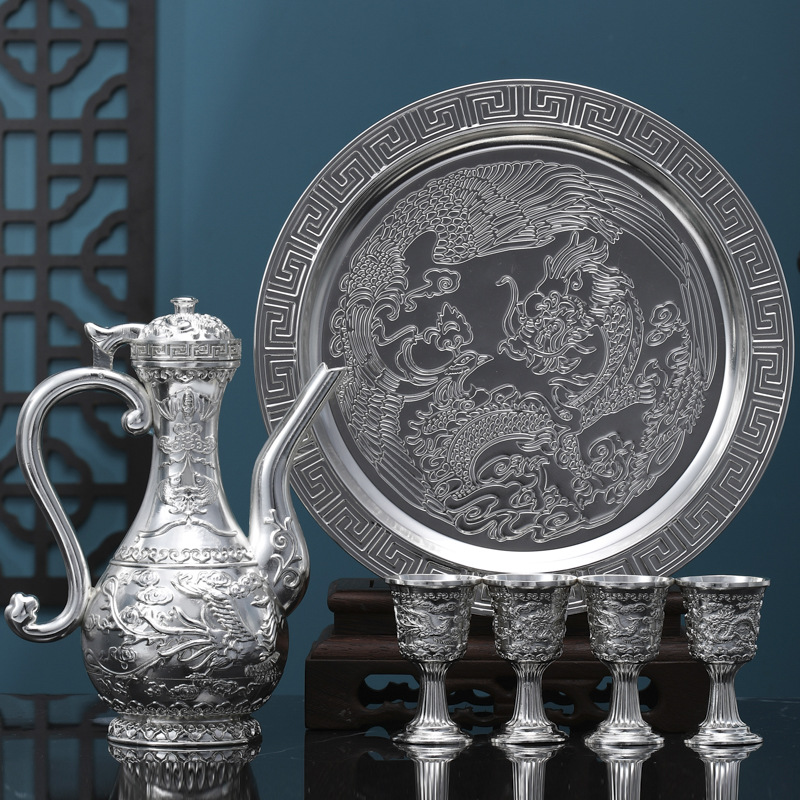 Chinese-style dragon and phoenix wine set, creative, light luxury, ancient-style household high-end tray wine divider, highball glass gift box display piece Application Scenario