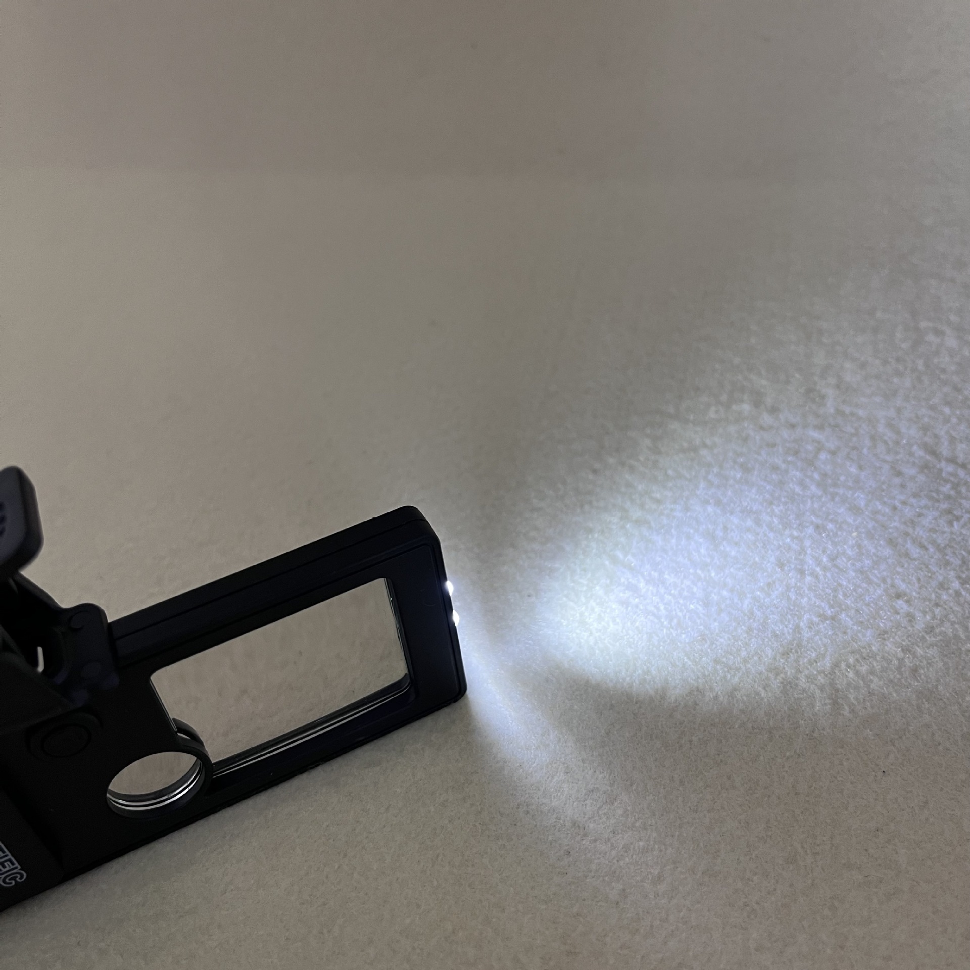 The new cross-border best-selling professional model comes with four types of adjustable magnification microscope and magnifying glass in one details Picture