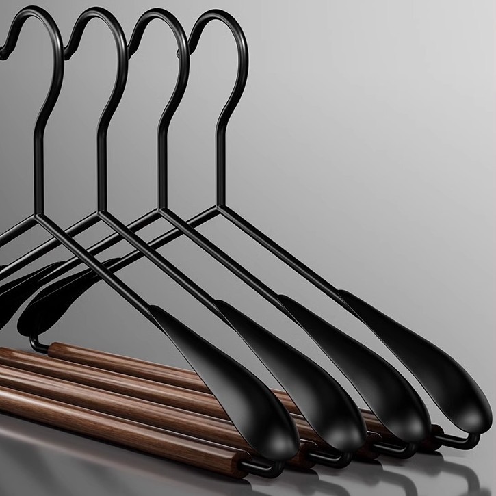Vintage solid wood hangers household hanging clothes wardrobe hangers senior hotel special light luxury iron art thick seamless clothes hanging Application Scenario