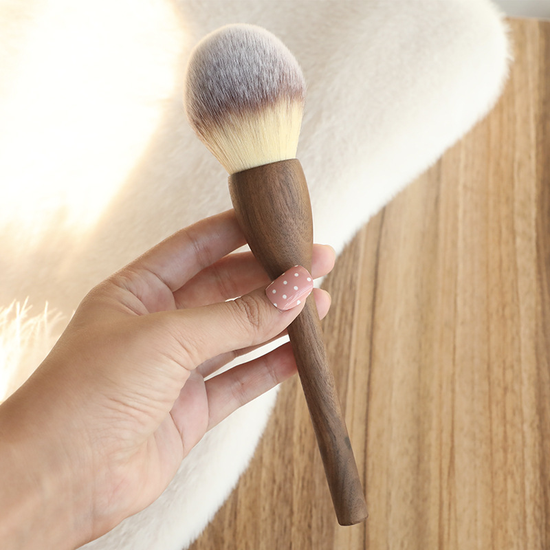Walnut Solid Wood Powder Powder Foundation Brush Contouring Brush Highlighter Blush Brush Setting Brush Honey Brush Cangzhou Makeup Brush Specification drawing