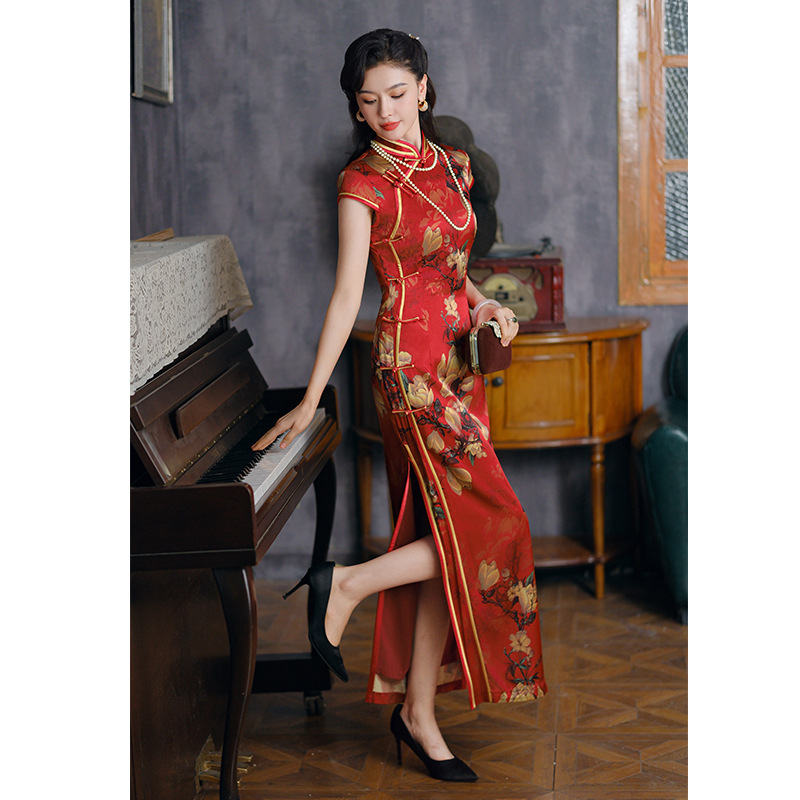 A high-end wedding dress and toasting outfit for women, mothers and grandmothers, featuring a red silk cheongsam made of mulberry silk Specification image