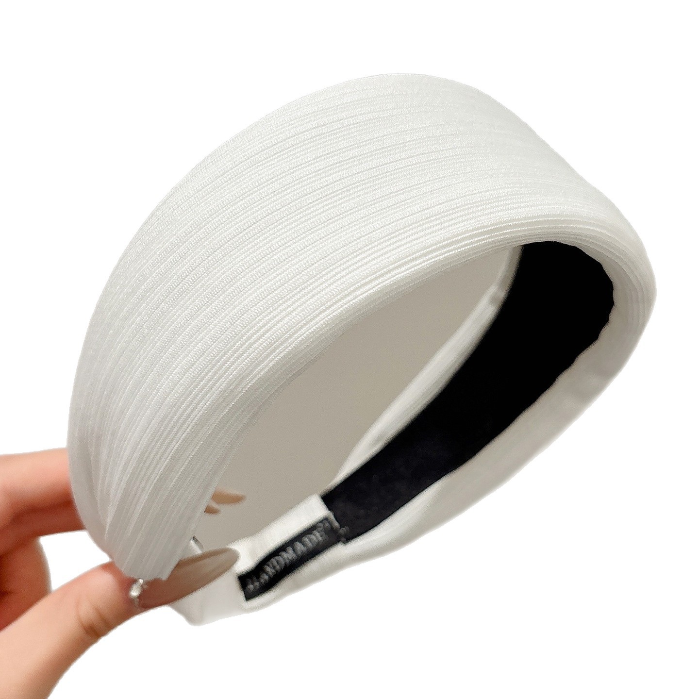 The 2025 new style of Korean wide-brimmed hairband for women, high headband, stylish and fashionable hairpin, elegant hairline covering headwear Item Picture