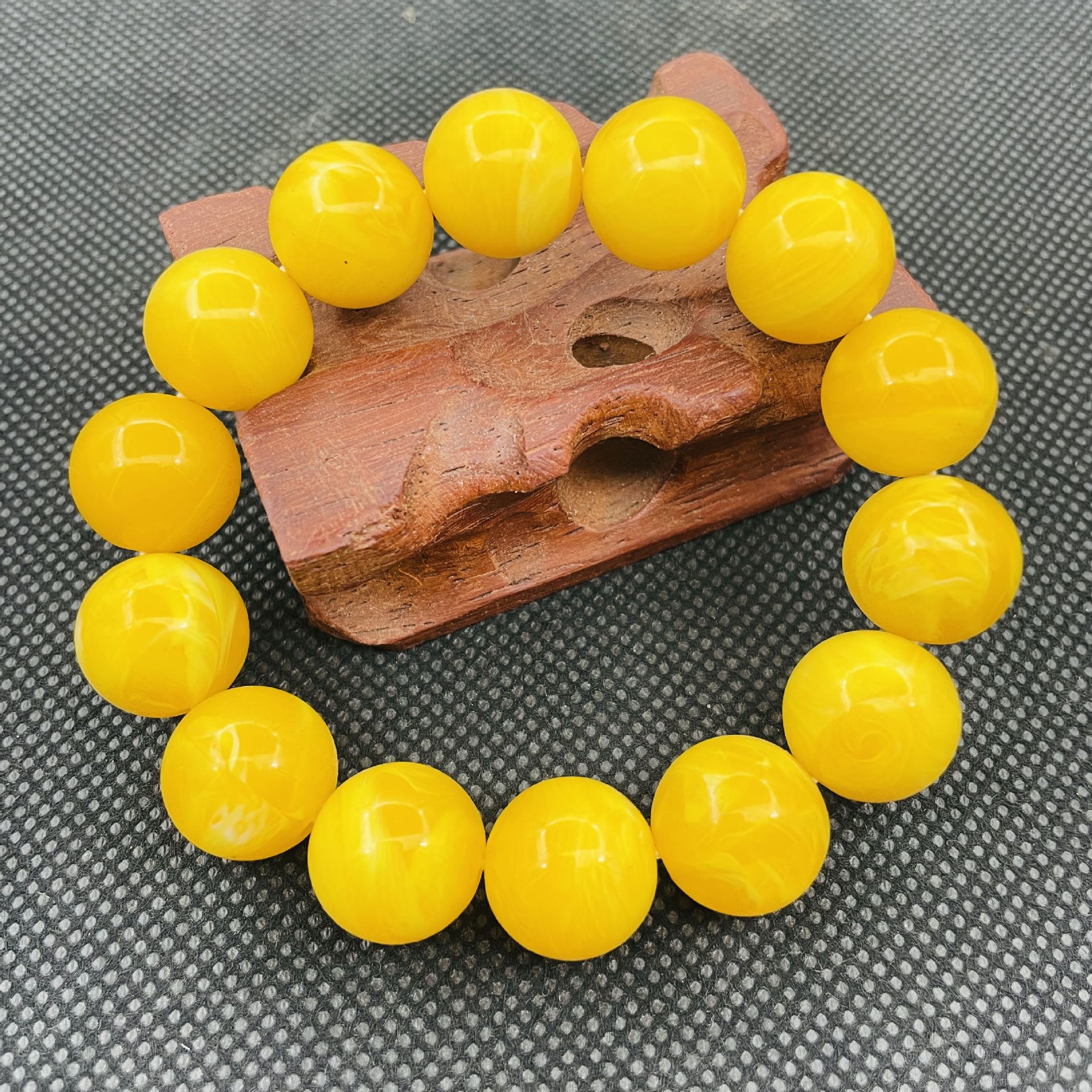 Second-generation amber floating salt water fluorescent bracelet imitating amber, 18mm, men's and women's Buddhist prayer beads bracelet, live-streaming gift bracelet Specification image