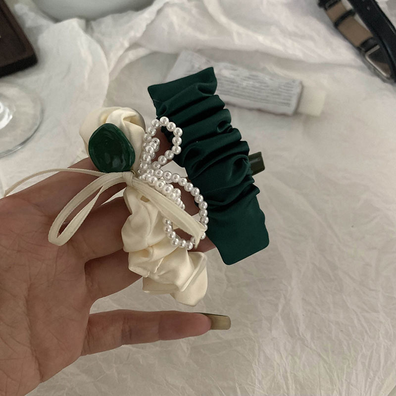 White and green super elastic hair band, bow, ribbon hair clip, women's bangs hair accessory, hair accessory, young girl's top clip hair accessory Application Scenario