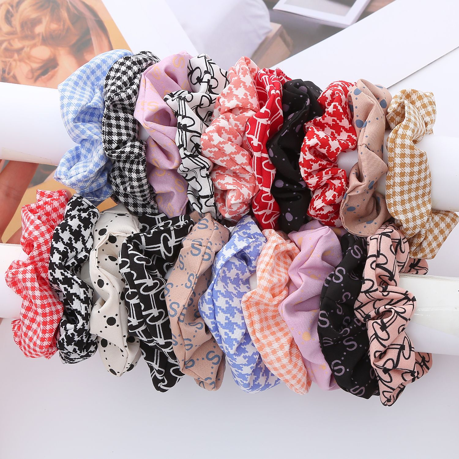 Wholesale Korean-style jk pig large intestine rings, large intestine hair rings, fat intestine hair ties, women's ins simple checkered leather band hair ties
