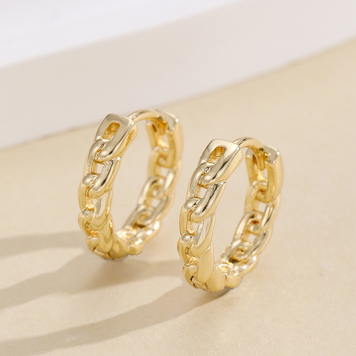 Personalized chain ear loops, simple Korean, European and American style, Hong Kong style, gold chain twist small ear loops, ear loops and earrings