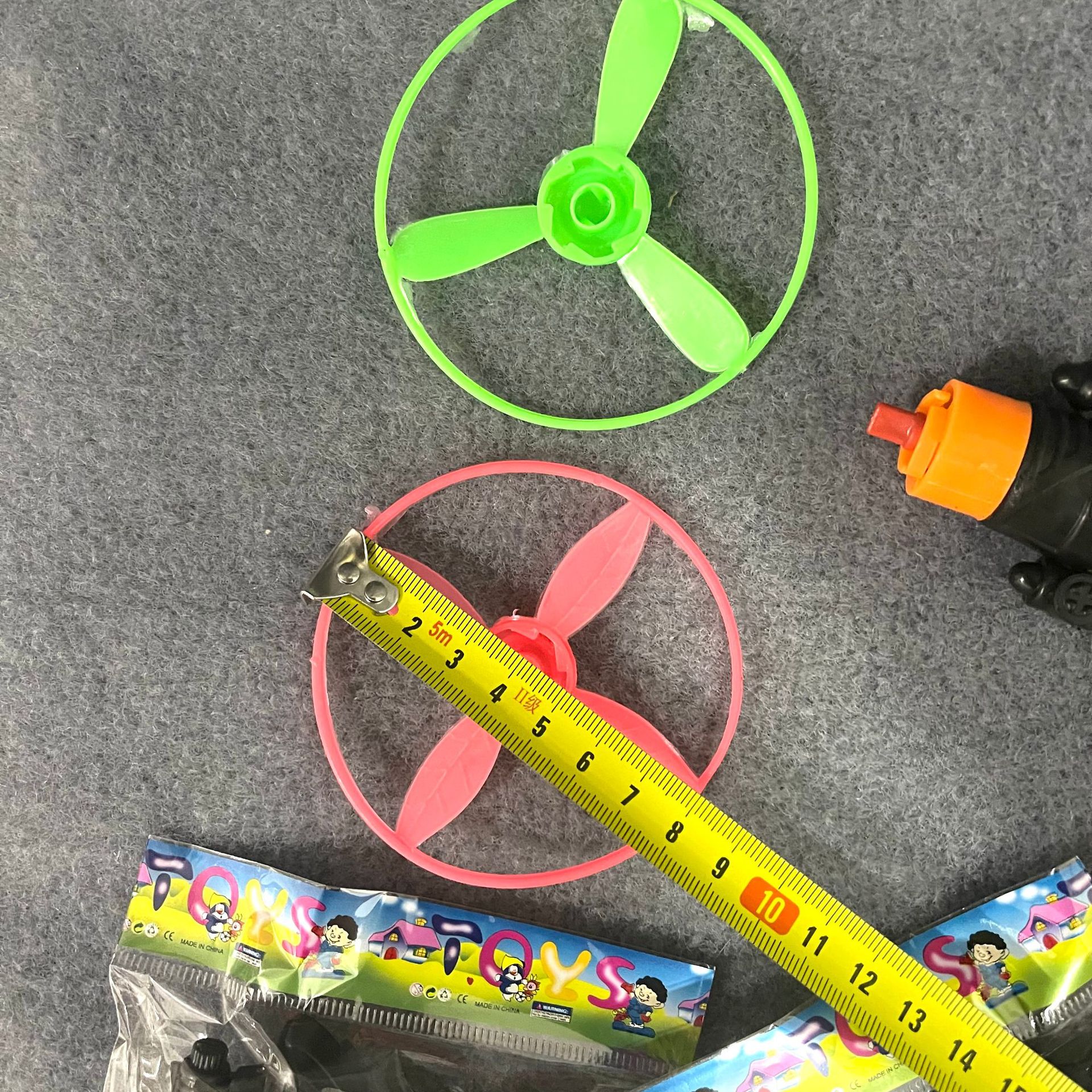 泡泡机/乐高成人/积木人仔/带灯发箍/荧光棒白底实物图