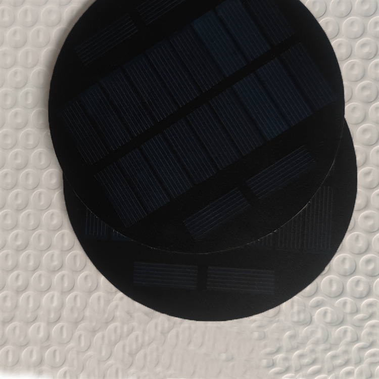 Round 5.5V Solar Panel Pet Single Crystal Polycrystalline Silicon Photovoltaic Power Generation 18650 Battery Application Scenario