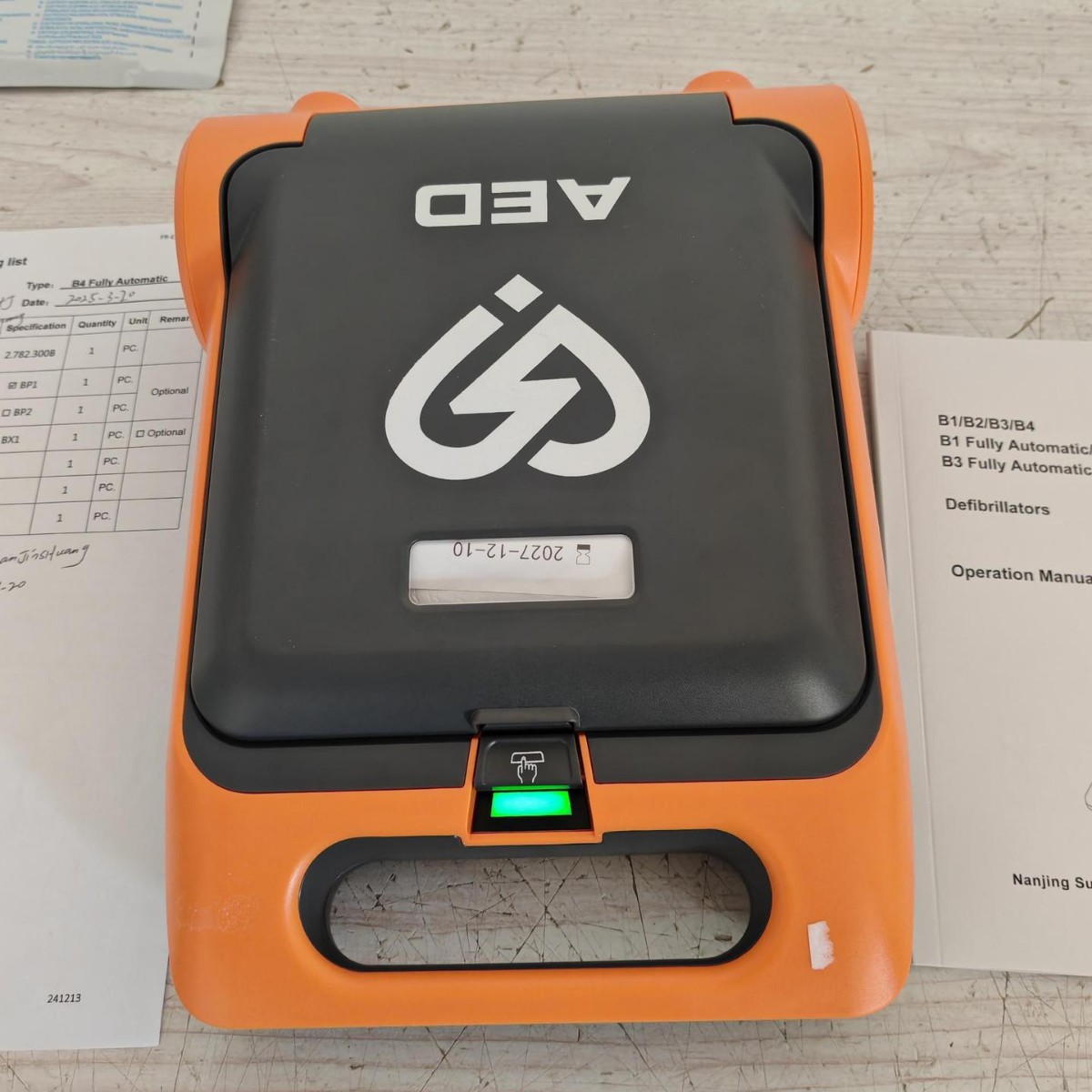 Cross-border exclusive supply of AED defibrillators, portable first aid tools, low-energy consumption and high-efficiency defibrillators, ICU medical defibrillators details Picture