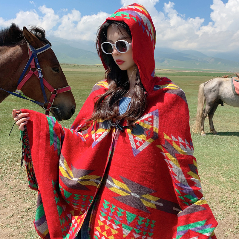 云南丽江旅游民族风斗篷连帽大披肩女披风保暖围巾复古休闲外搭女