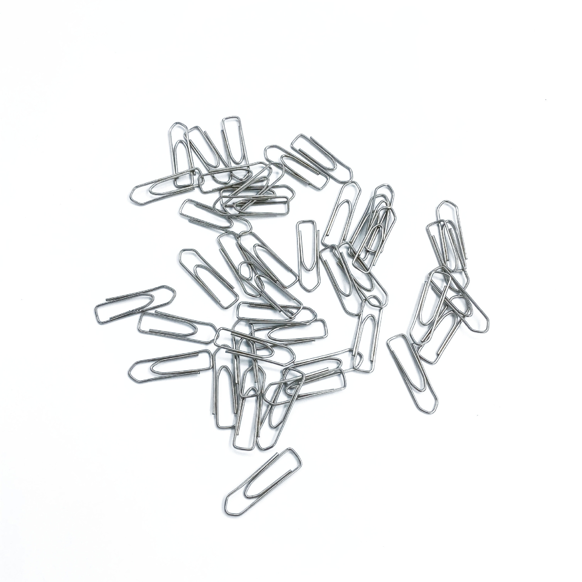 Wholesale paper clips, creative irregular-shaped paper clips, 25mm boat-shaped paper clips, metal paper clips, office stationery Application Scenario
