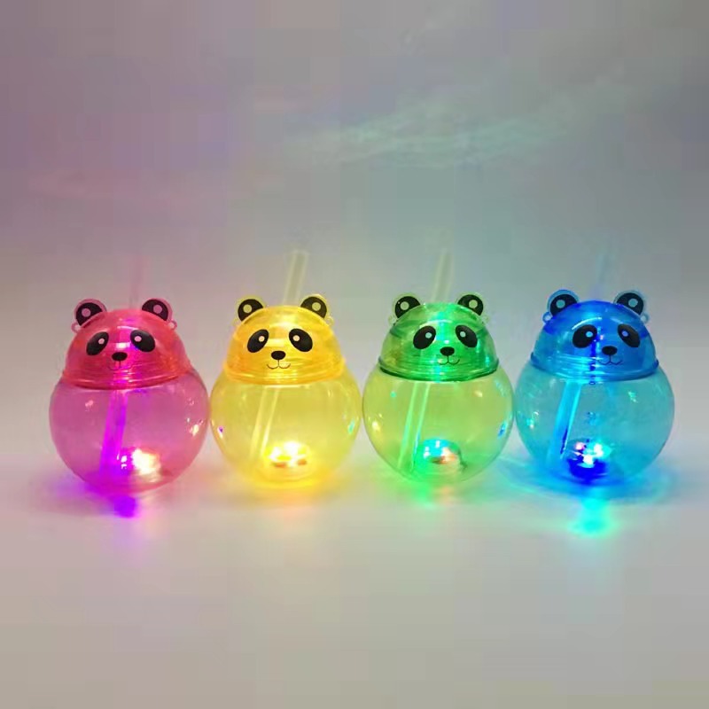 创意卡通熊猫带灯吸管杯动物塑料个性发光果汁冷饮造型杯包装瓶壶