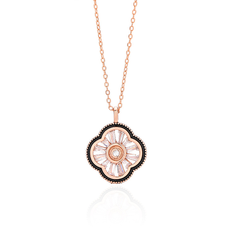 Pure silver necklace, high-end design pendant for women, non-fading, light luxury, niche design, creative and versatile accessory, collarbone chain Application Scenario