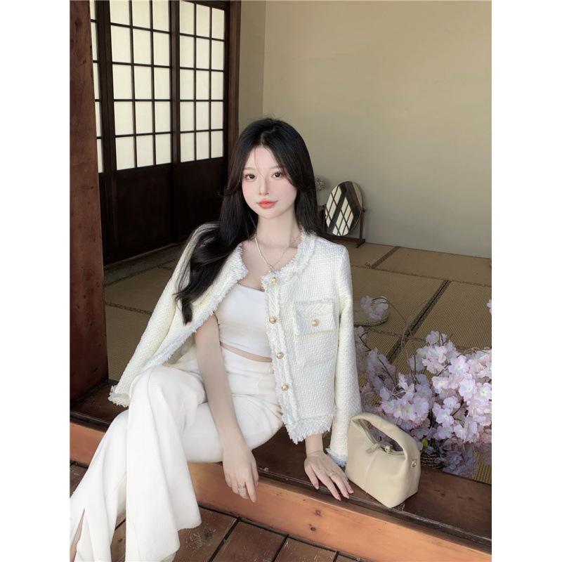 Rong Guan Da New Spring And Autumn All White Small Fragrant Wind Coat Women Unique Chic Design Sense Of Short Top Application Scenario
