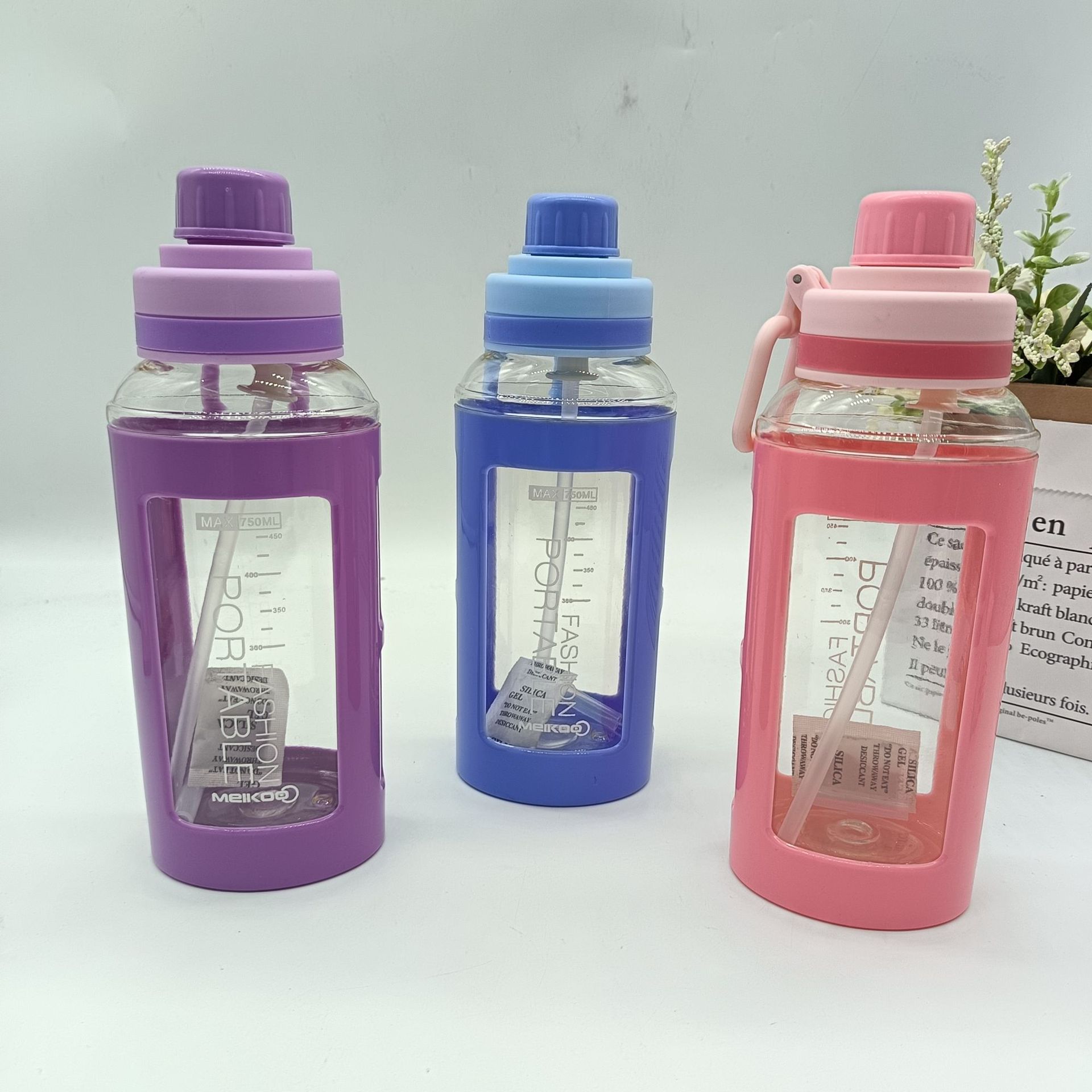 Cross-border best-selling sports water bottles, summer large-capacity straw cups, bouncy LIDS, student soft silicone spouts, sports space cups full figure