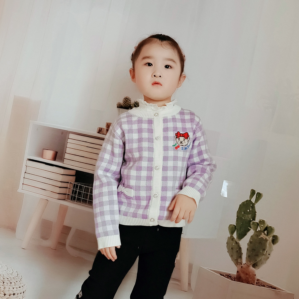 New Korean children's outerwear for autumn and winter 2023, red checkered chanel-style girls' sweater, little bear embroidery children's cardigan Specification image