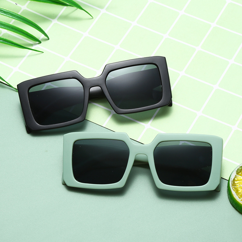 2023新款方框儿童太阳镜男女孩彩色多巴胺小孩墨镜防紫外线眼镜