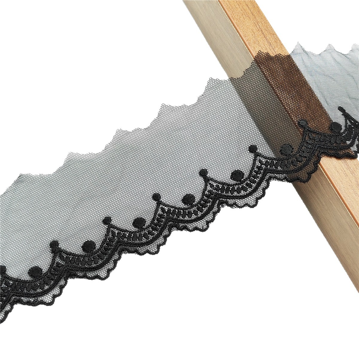 Tianying Factory offers wholesale of artificial silk, soft mesh, embroidered lace, lace-trimmed clothing accessories and collar decoration Item Picture