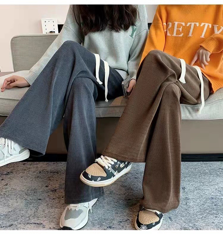 Spring and autumn bestsellers: European cotton fleece knitted wide-leg pants for women, loose and laid-back with a drape that can be worn on the floor, versatile straight-leg pants, and casual pants Application Scenario