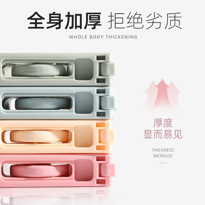 Travel folding clothes hangers, multi-purpose small and compact drying clothes hangers for business trips, hotels, Tours and outings, and convenient for carrying sock clips Application Scenario