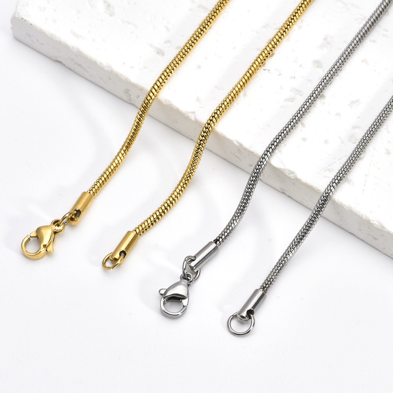 Dongguan titanium steel jewelry stainless steel necklace, fashionable and non-fading snake bone chain, 18K gold-plated round snake chain, titanium steel plain chain